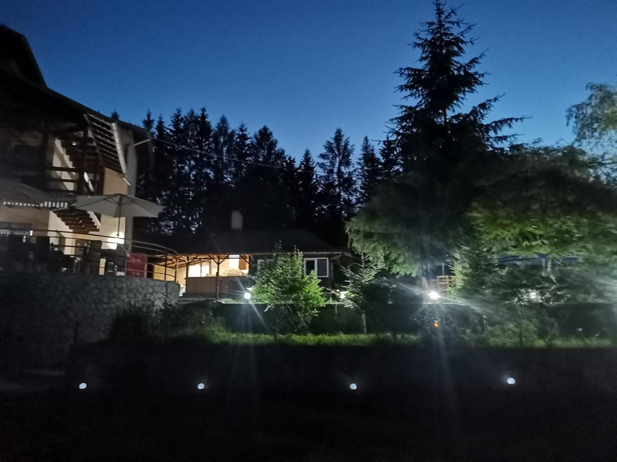 Pensiunea La Taverna Trăisteni Exterior photo